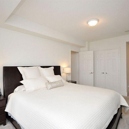 Downtown Mississauga Executive Suites Sq1 Экстерьер фото
