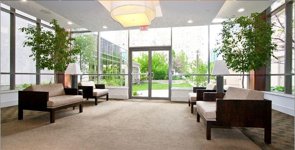 Downtown Mississauga Executive Suites Sq1 Экстерьер фото