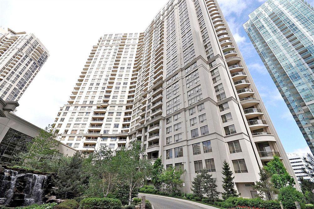 Downtown Mississauga Executive Suites Sq1 Экстерьер фото