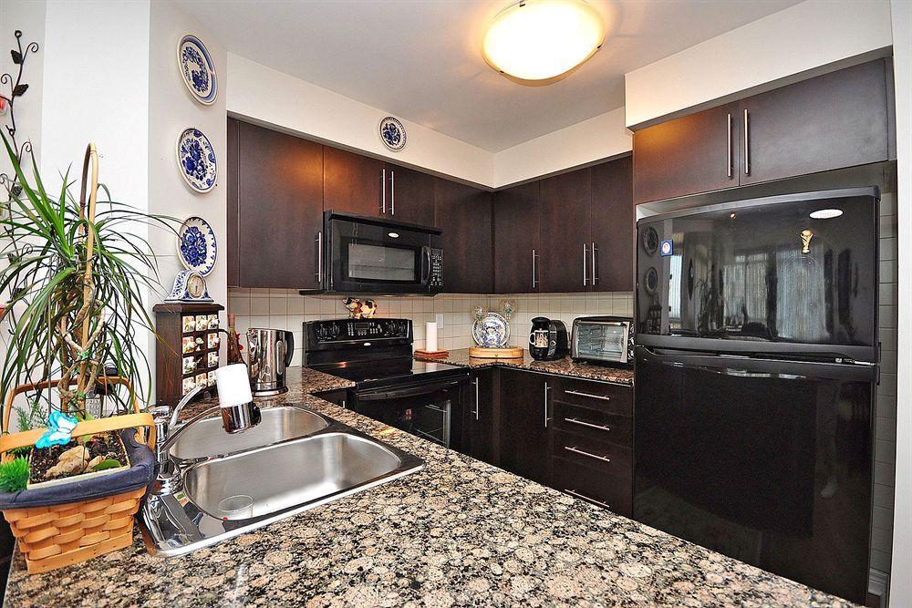 Downtown Mississauga Executive Suites Sq1 Экстерьер фото