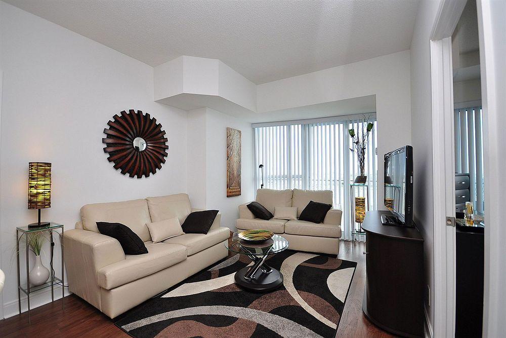 Downtown Mississauga Executive Suites Sq1 Экстерьер фото