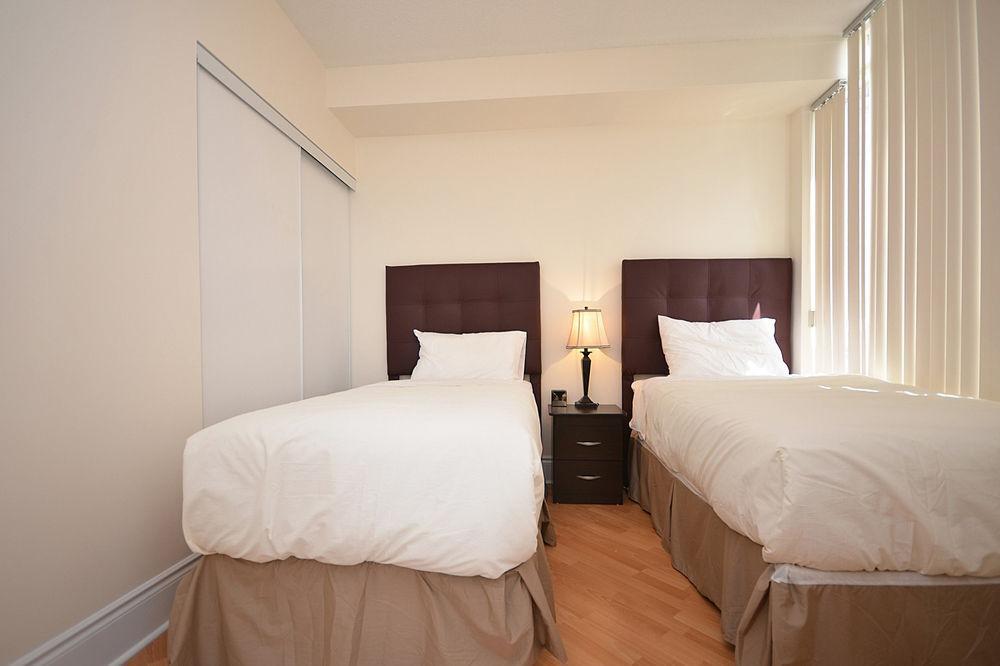 Downtown Mississauga Executive Suites Sq1 Экстерьер фото