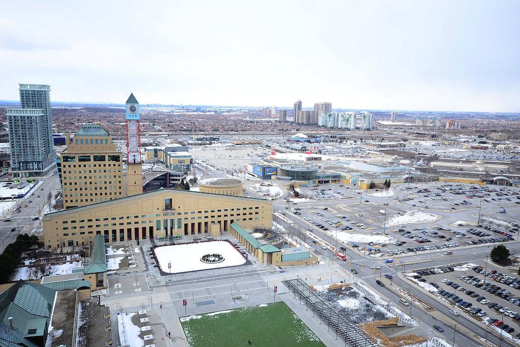 Downtown Mississauga Executive Suites Sq1 Экстерьер фото